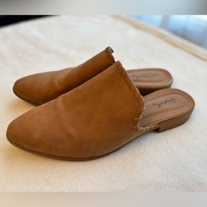 Qupid Tan Pointy Toe Flat Mules Size 7